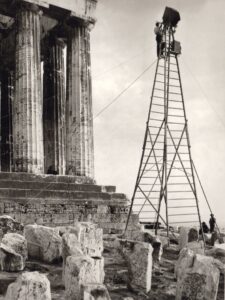 A scaffolding in front of the Parthenon.
